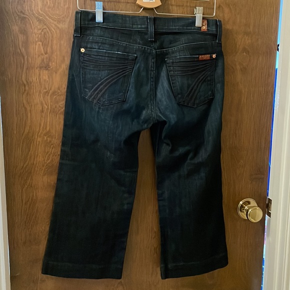7 For All Mankind cropped dark denim jeans. New condition, barely worn. - Picture 2 of 7